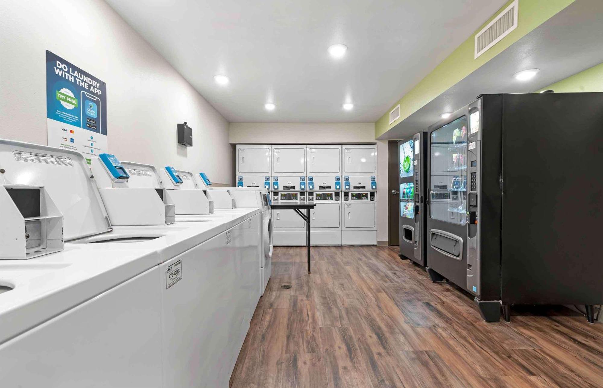 Extended Stay America Select Suites - Orlando - Airport Zewnętrze zdjęcie